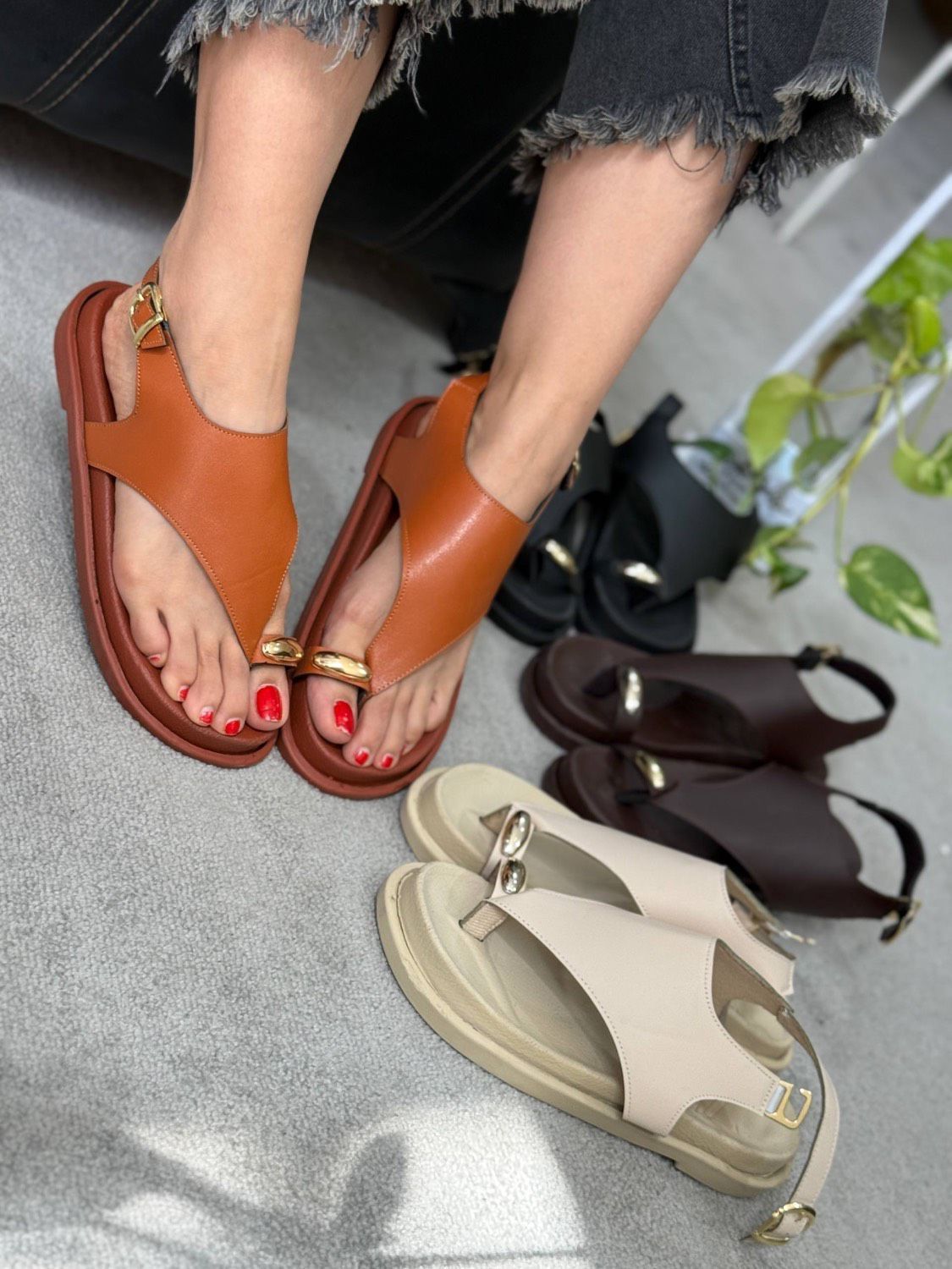 صندل زنانه زارا انگشتی چرم حوله ای کد Y5901